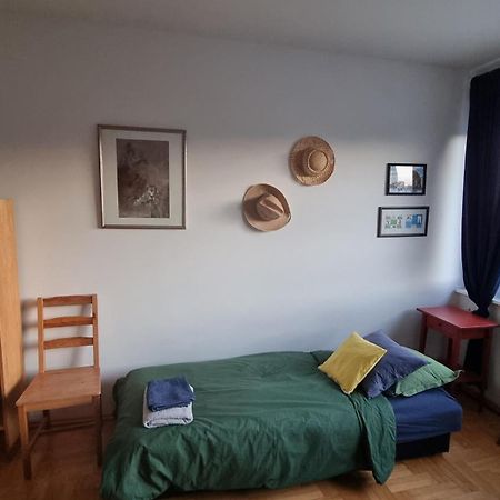 Roomsy Kolobrzeska Gdansk Bagian luar foto